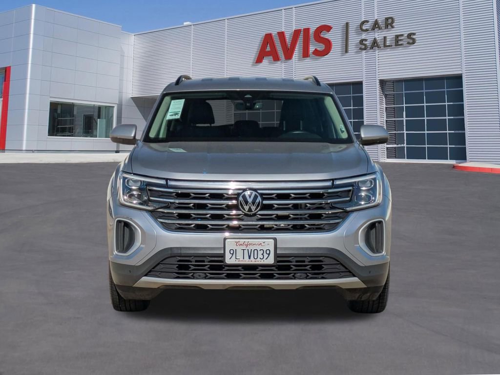 Used 2024 Volkswagen Atlas SE image 2