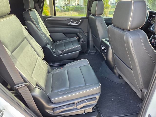 Used 2023 GMC Yukon SLT w/ SLT Premium Package image 15