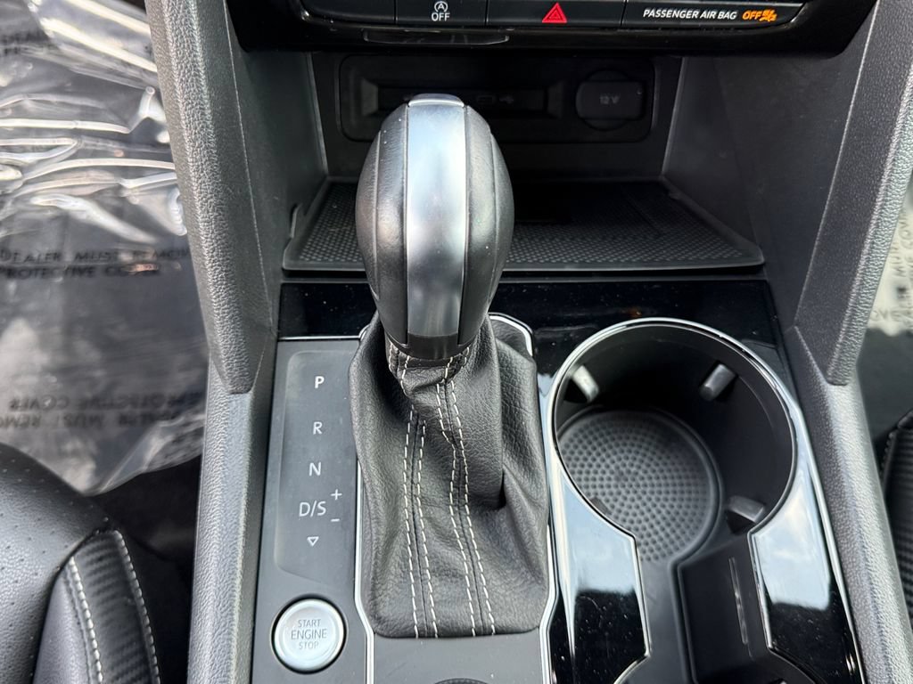Used 2023 Volkswagen Atlas Cross Sport SEL R-Line AWD/4WD image 19