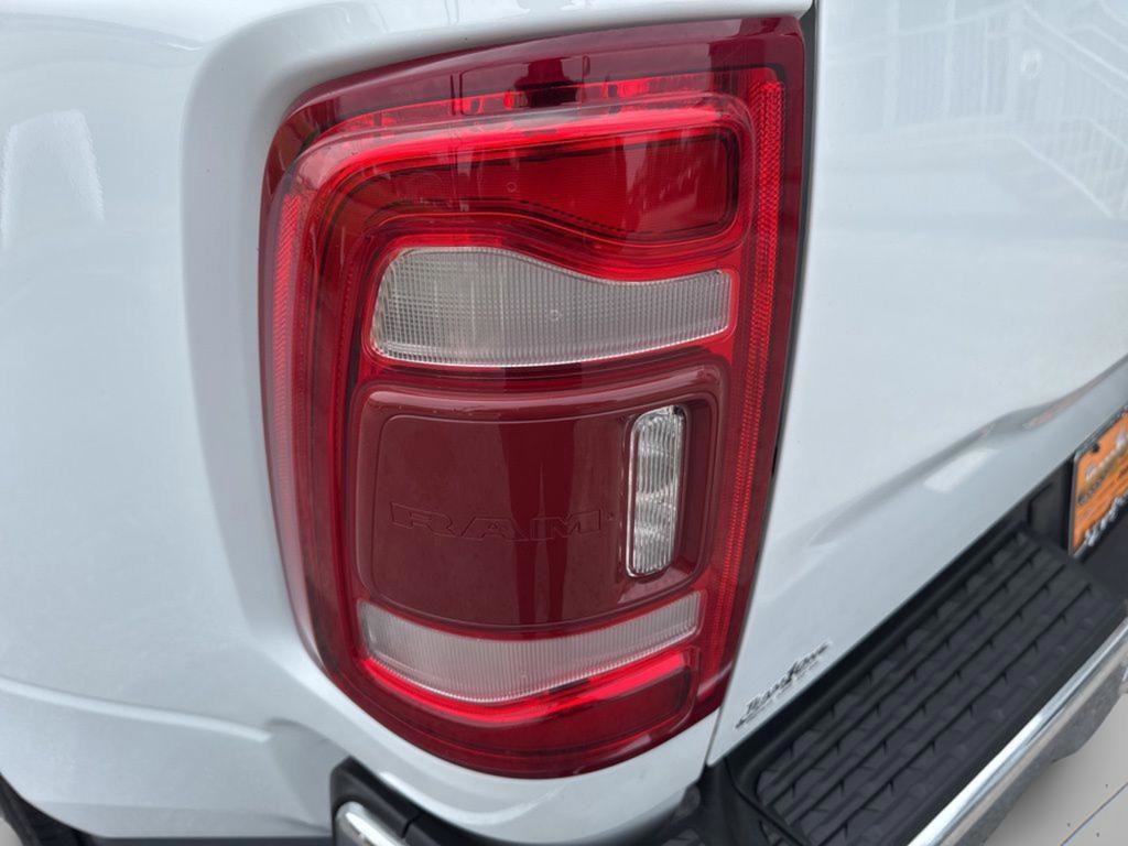 Used 2024 RAM 3500 Tradesman w/ Chrome Appearance Group image 28