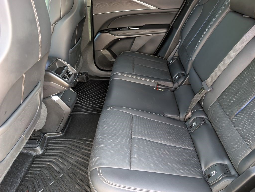 Certified 2024 Cadillac Lyriq Luxury AWD/4WD image 14