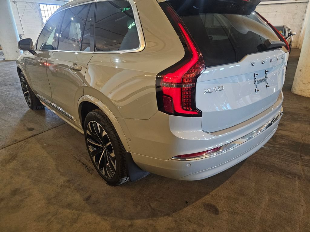 Used 2026 Volvo XC90 B6 Plus w/ Protection Package AWD/4WD image 2