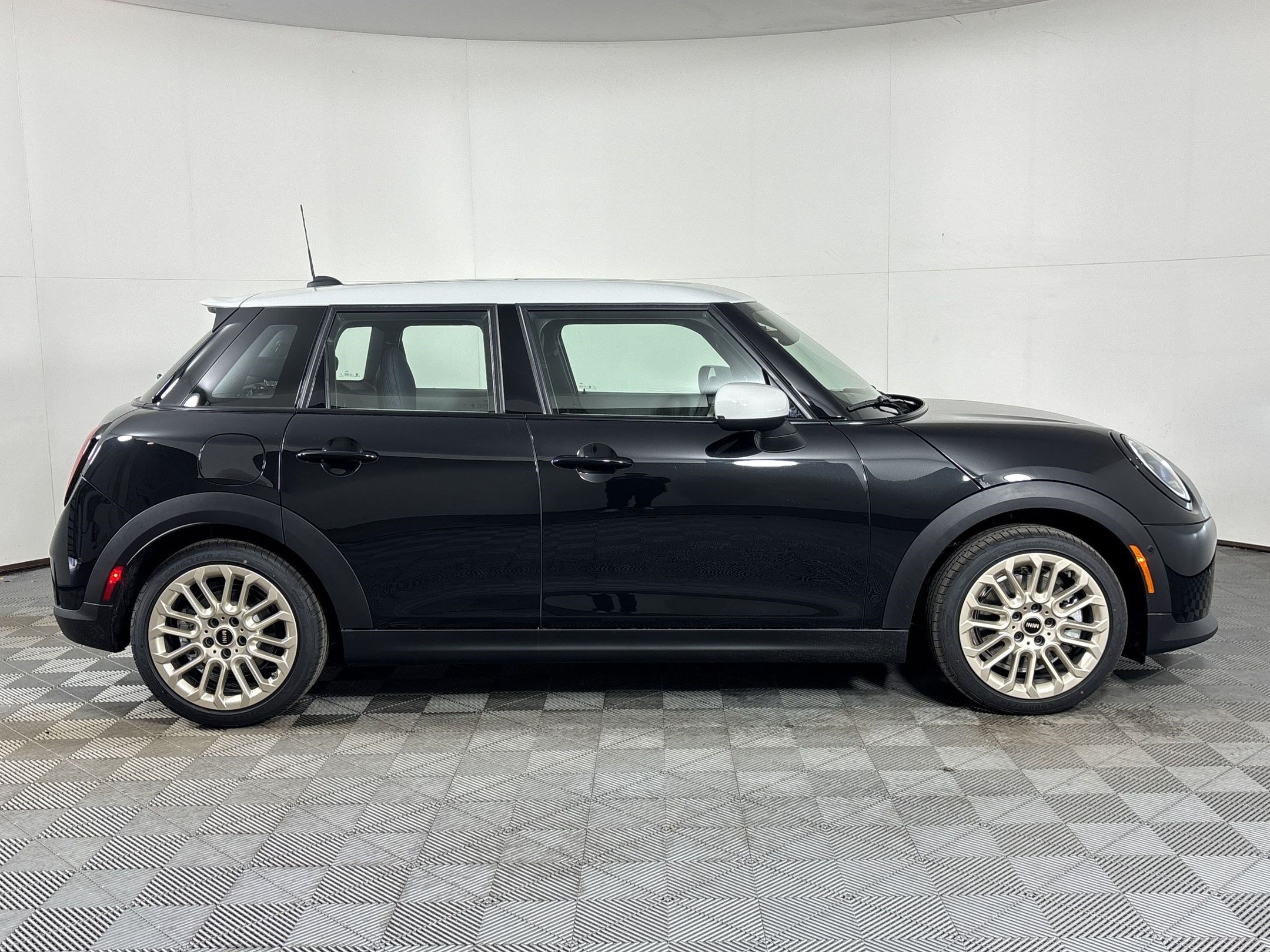 Used 2026 MINI Cooper S FWD image 7