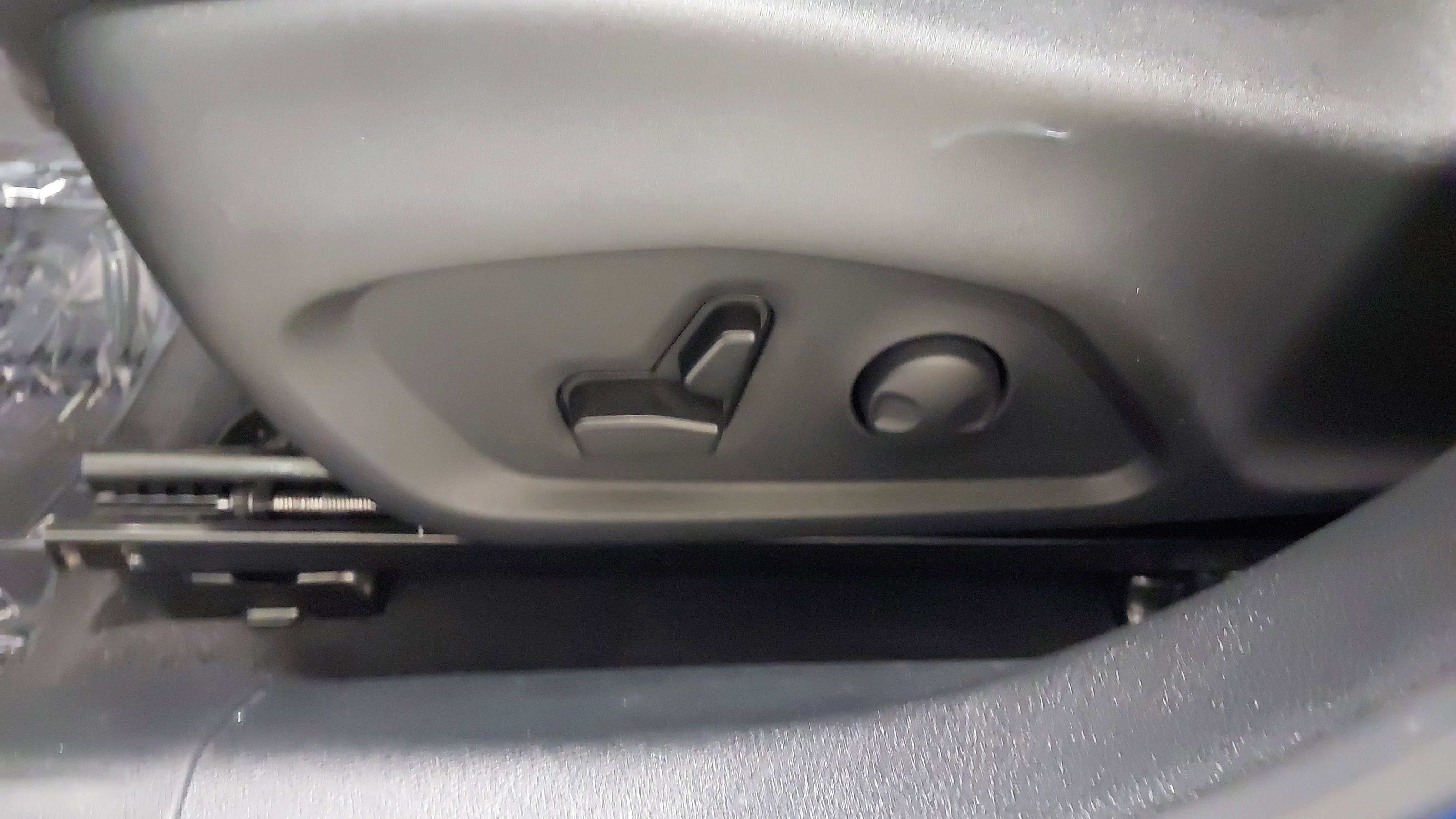 Used 2024 Jeep Compass Limited image 37