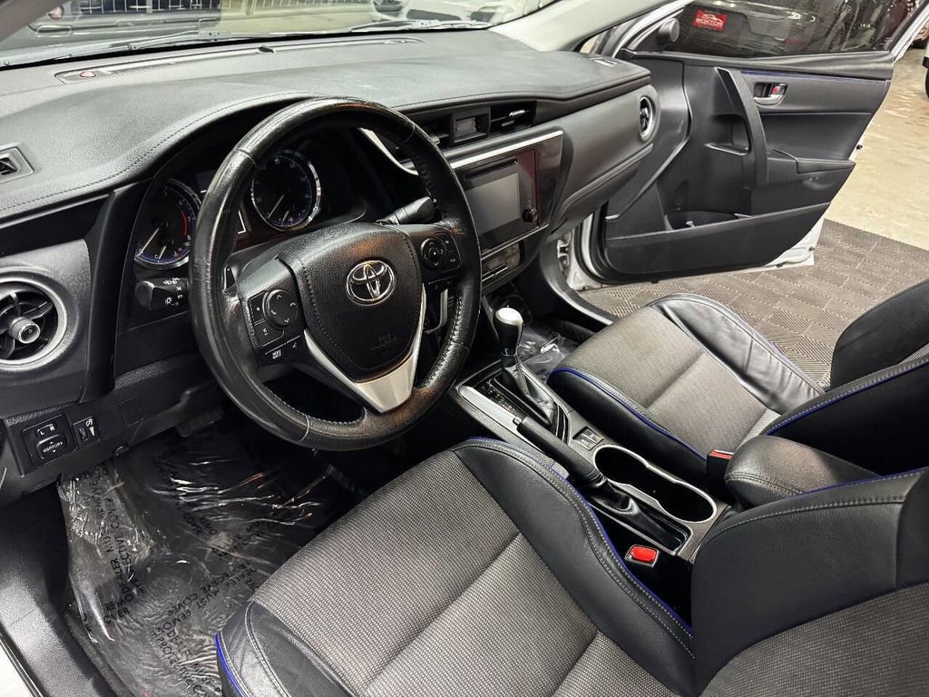 Used 2019 Toyota Corolla SE w/ Carpet Mat Package (TMS) FWD image 31