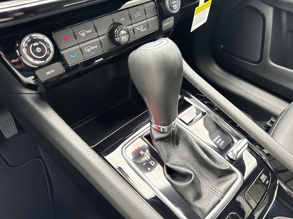 New 2026 Jeep Compass Latitude image 19