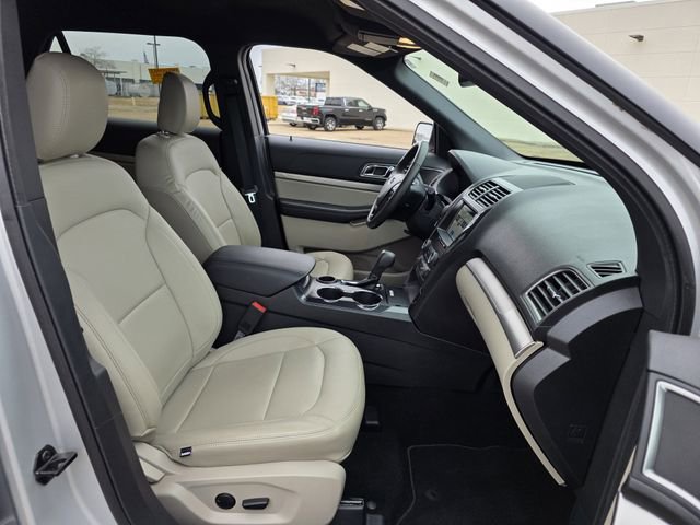 Used 2019 Ford Explorer XLT w/ Equipment Group 201A image 28