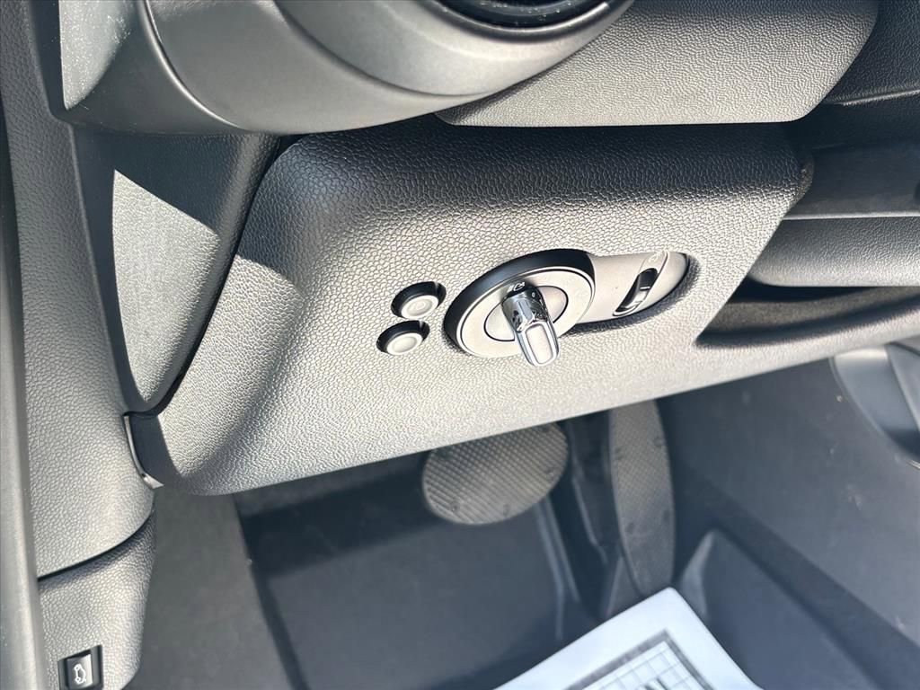 Used 2017 MINI Cooper S image 8