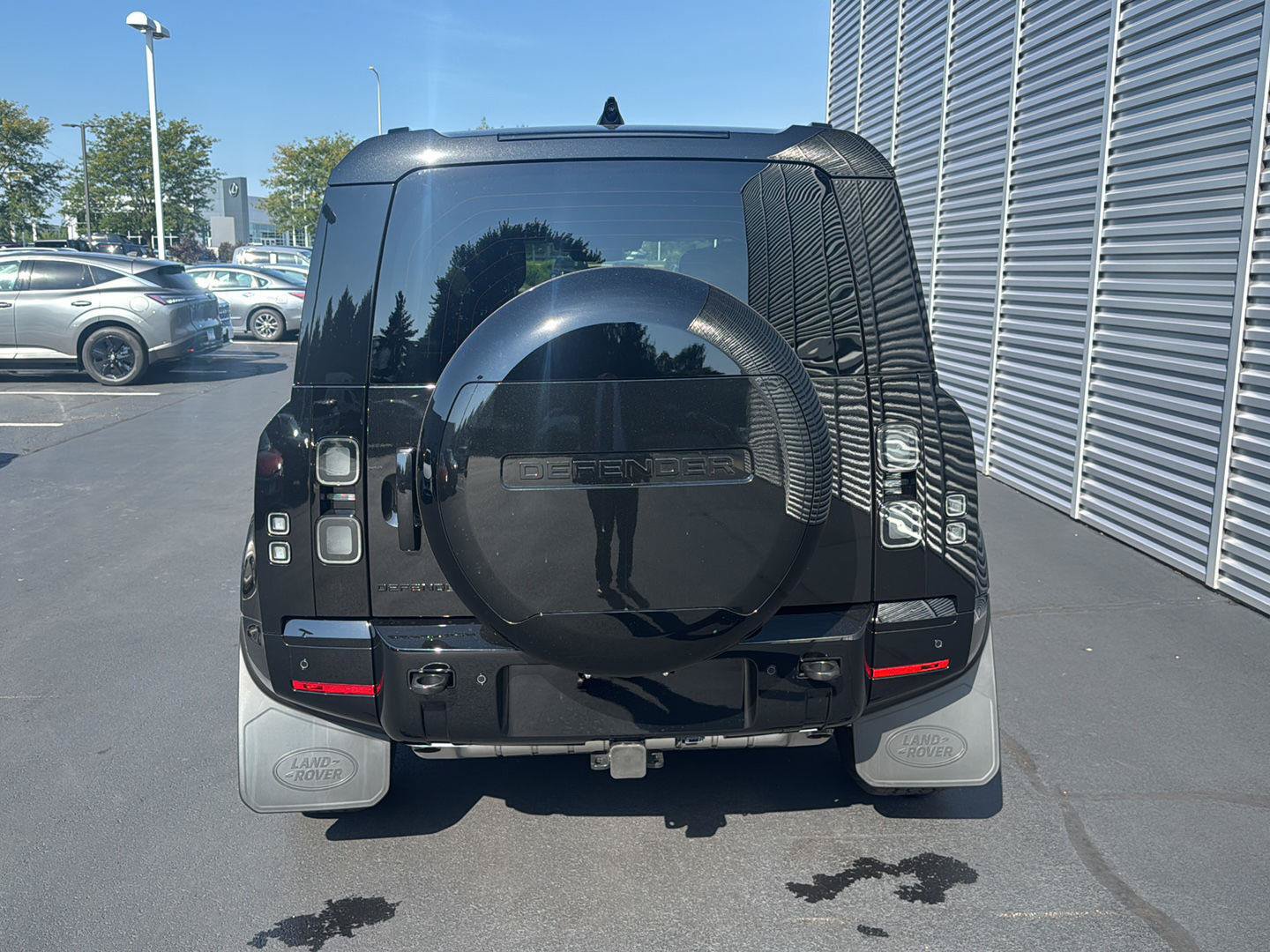New 2026 Land Rover Defender 110 X-Dynamic SE AWD/4WD image 4