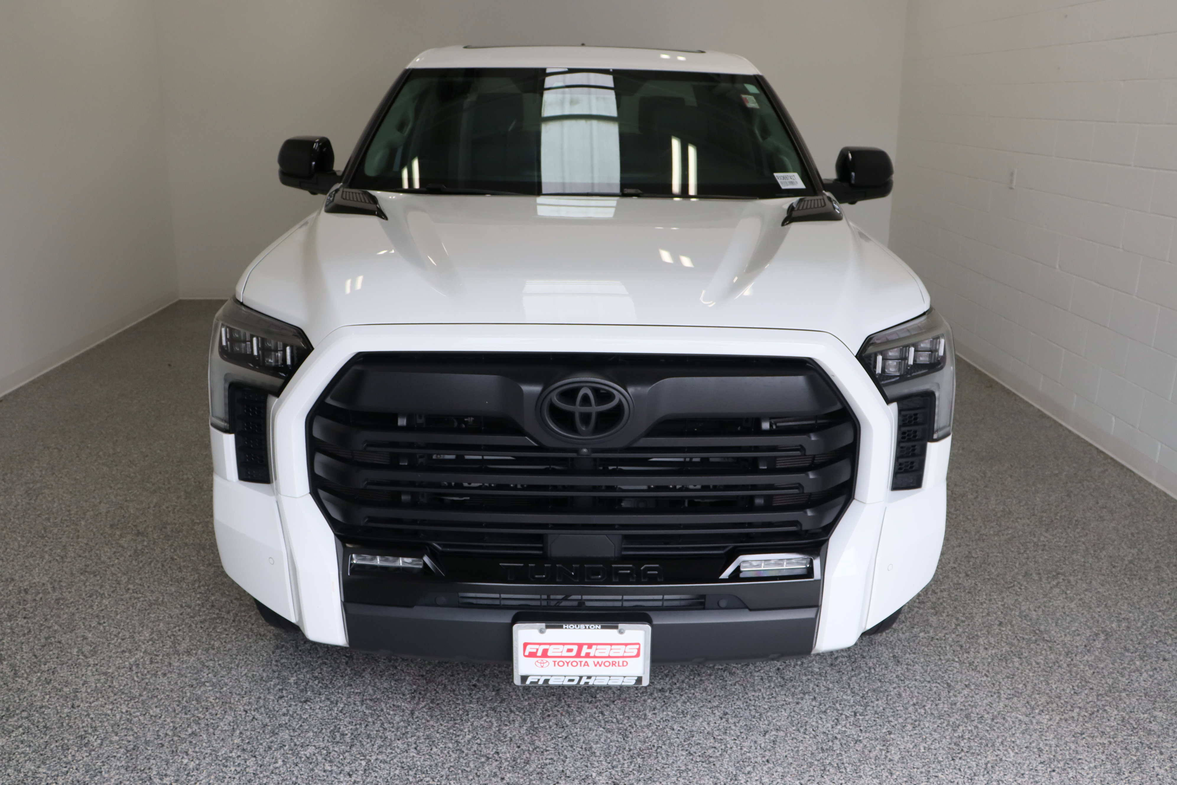 Used 2024 Toyota Tundra Limited image 3
