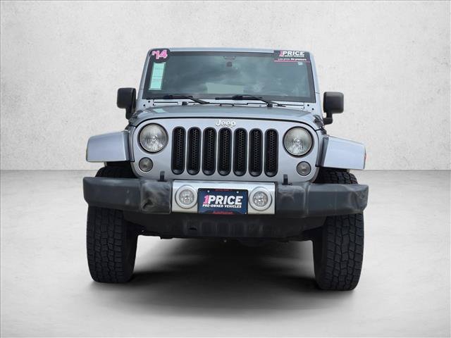 Used 2014 Jeep Wrangler Unlimited Sahara w/ Connectivity Group AWD/4WD image 2