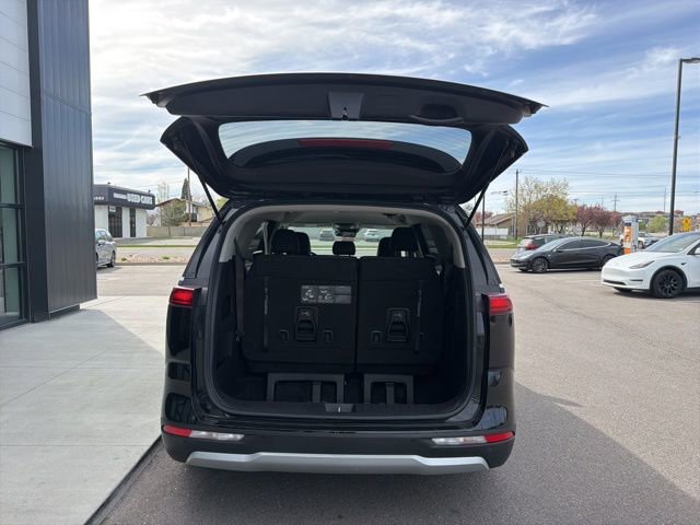 Used 2024 Kia Carnival LX image 8