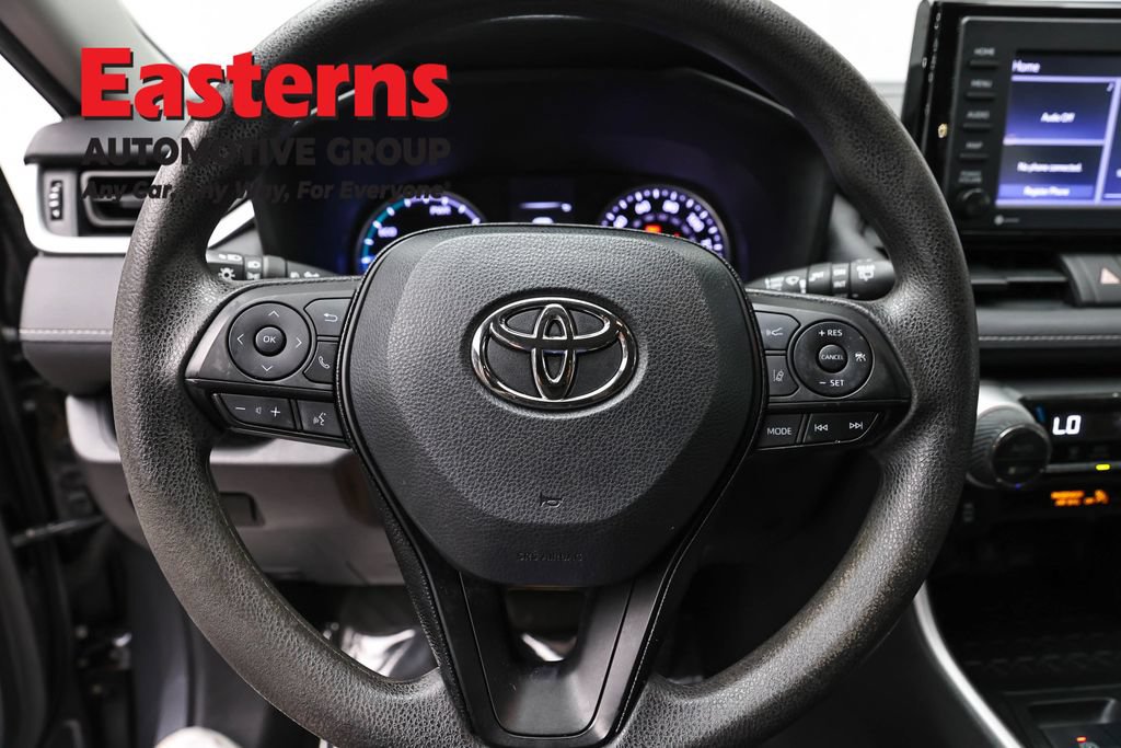 Used 2021 Toyota RAV4 XLE AWD/4WD image 10