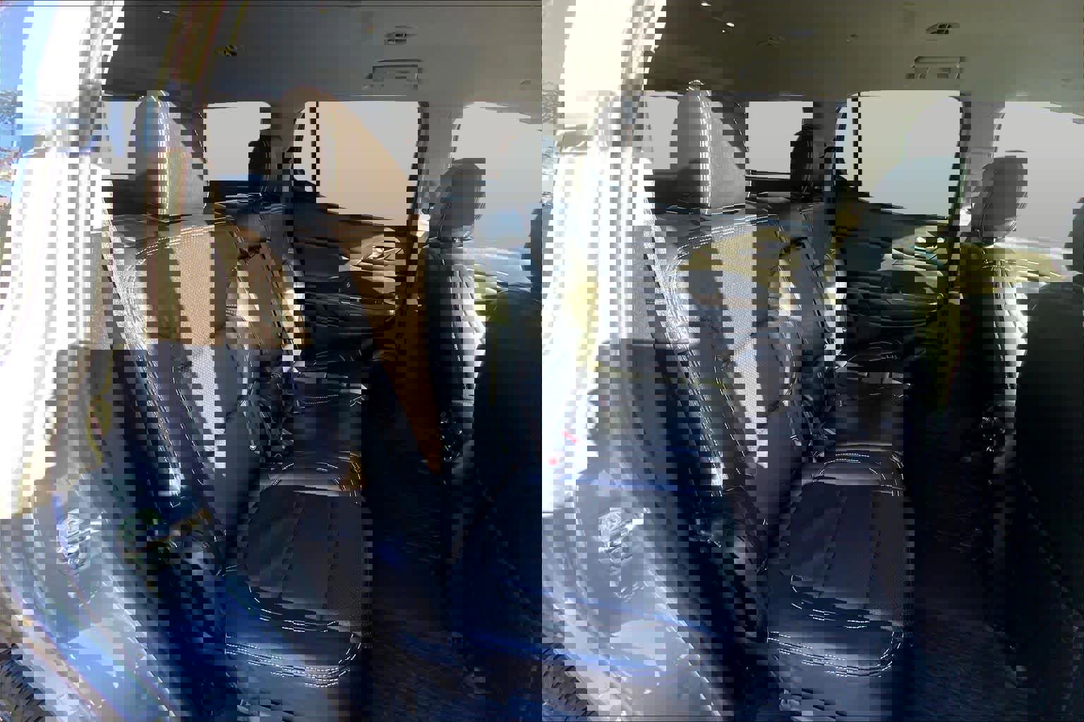 Used 2023 GMC Acadia SLE w/ Elevation Edition image 18