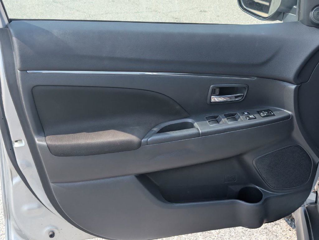 Used 2024 Mitsubishi Outlander Sport SE AWD/4WD image 15