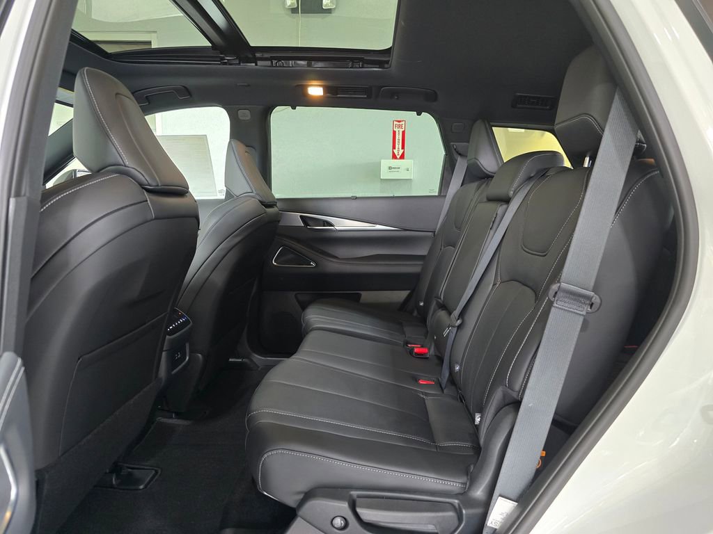 New 2025 INFINITI QX60 Luxe w/ Black Edition image 24