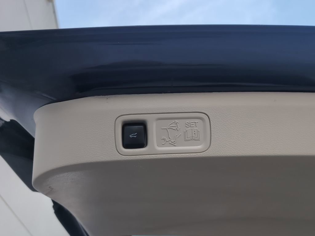 Used 2018 Lincoln Navigator Reserve w/ Technology Package image 10