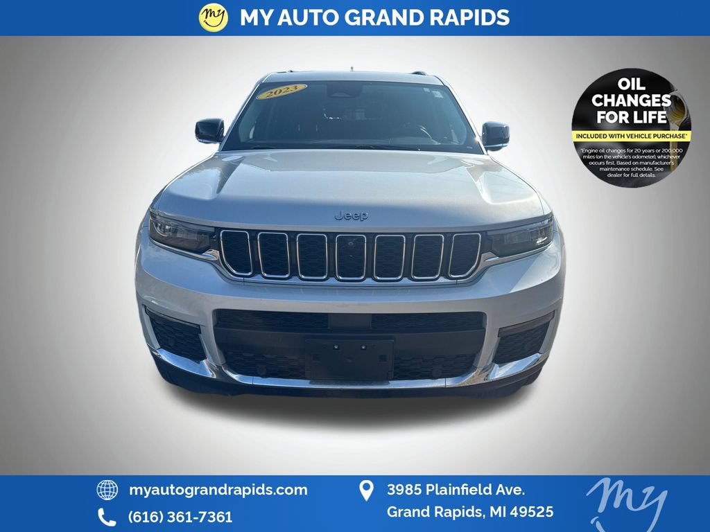 Used 2023 Jeep Grand Cherokee L Limited w/ Luxury Tech Group II AWD/4WD image 2
