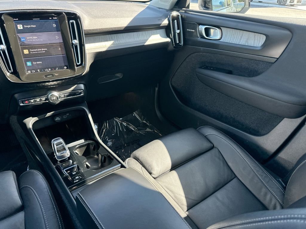 Used 2023 Volvo XC40 B5 Ultimate AWD/4WD image 23