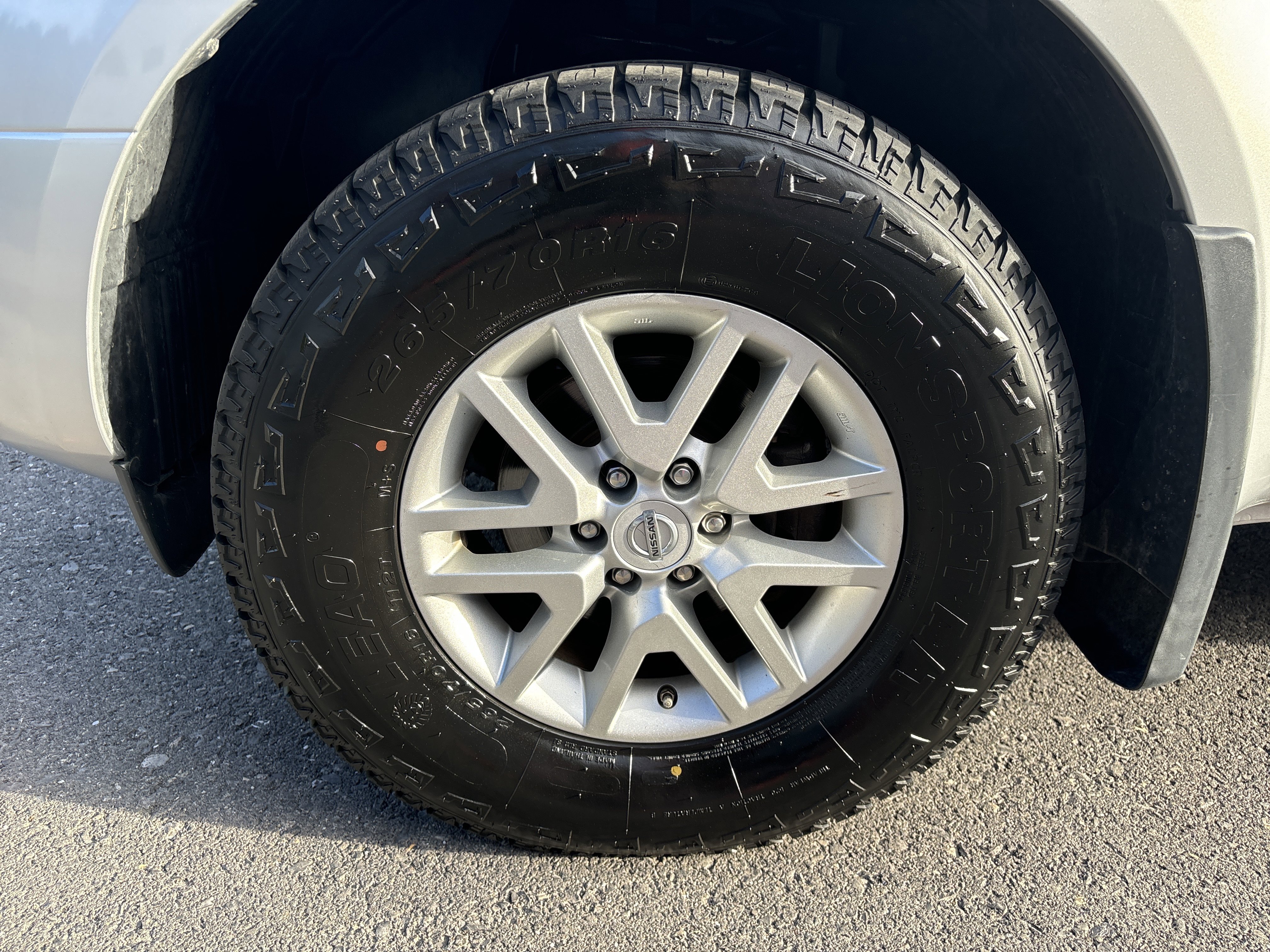 Used 2019 Nissan Frontier SV image 10