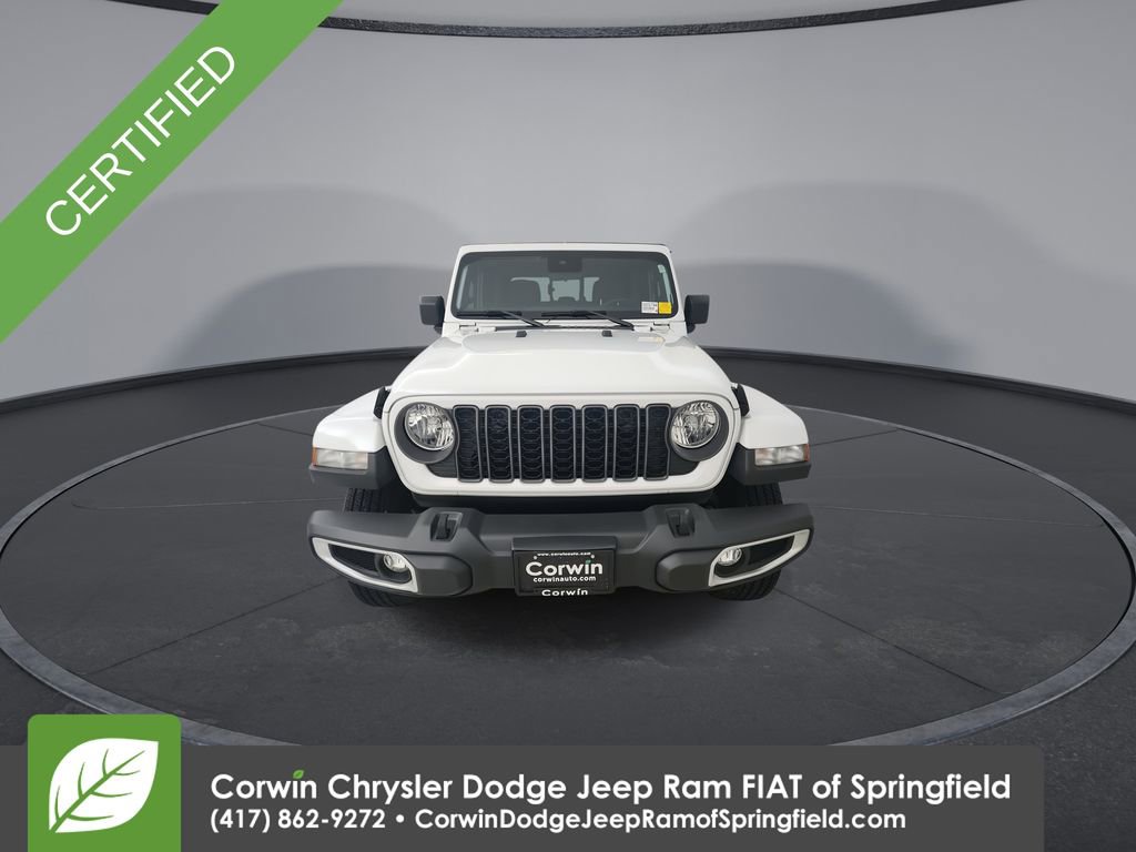Used 2024 Jeep Gladiator Sport image 3