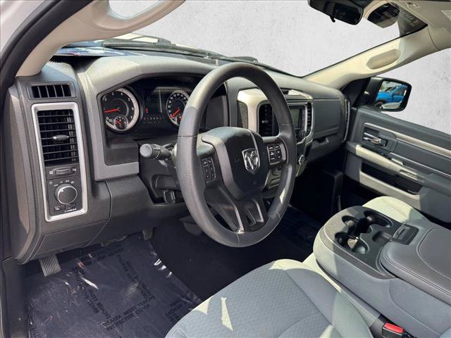 Used 2019 RAM 1500 Classic SLT AWD/4WD image 11