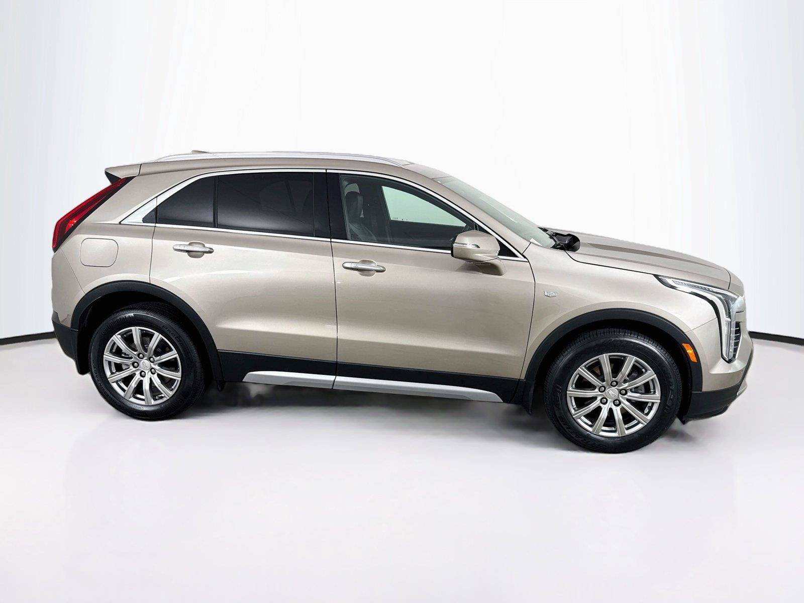 Used 2023 Cadillac XT4 Premium Luxury FWD image 6