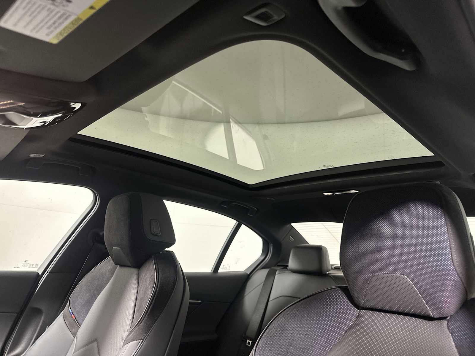 New 2026 BMW i5 eDrive40 w/ M Sport Package image 17