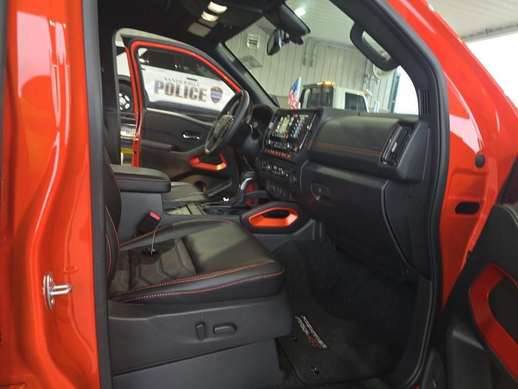 Certified 2025 Nissan Frontier PRO-4X w/ Pro Premium Package image 15
