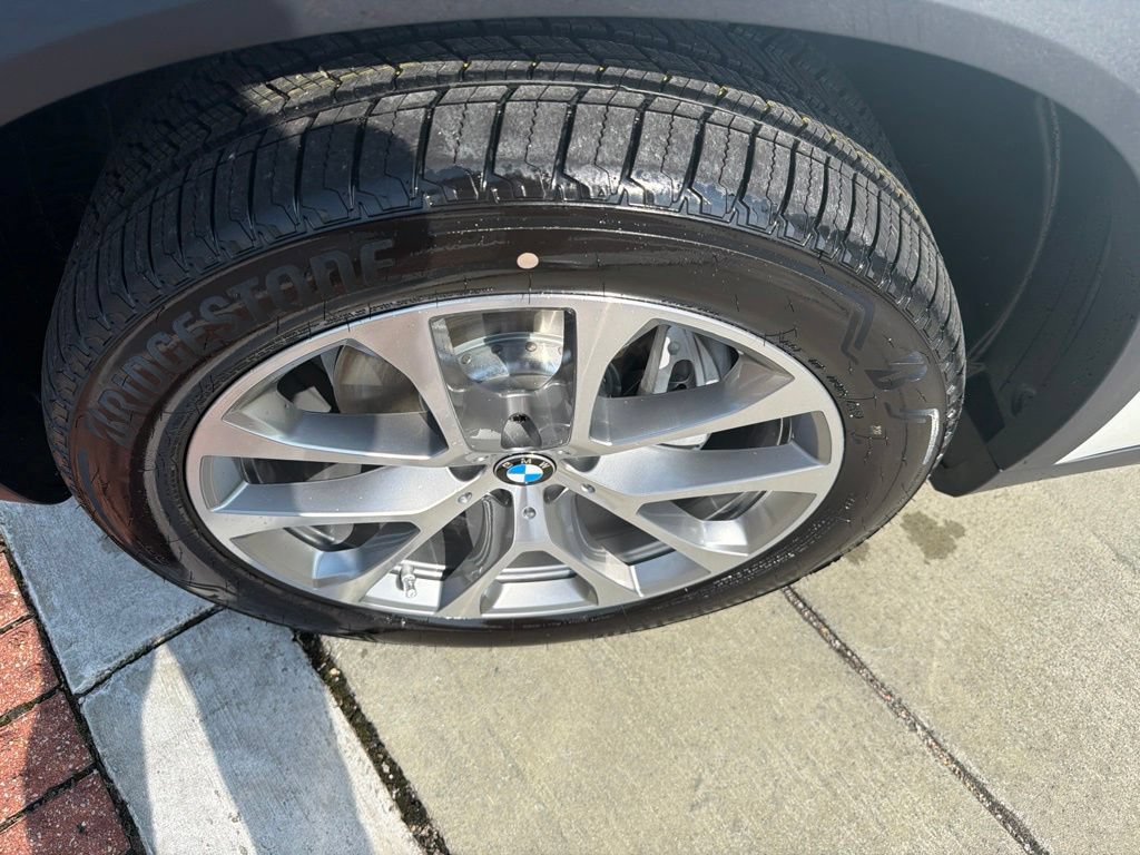 New 2026 BMW X5 xDrive40i w/ Premium Package AWD/4WD image 9