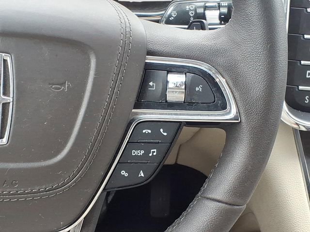 Used 2017 Lincoln Continental Premiere image 17