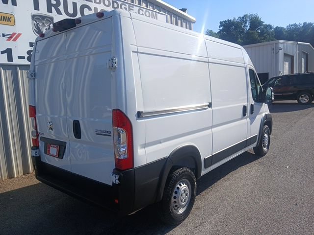 Used 2024 RAM ProMaster 2500 w/ Convenience Group FWD image 6
