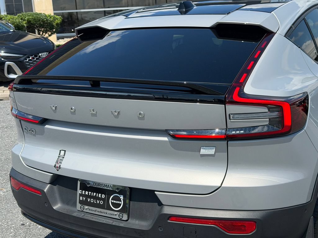 Certified 2023 Volvo C40 P8 Recharge Ultimate AWD/4WD image 11