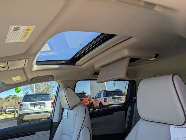 New 2026 Honda Odyssey Touring image 12