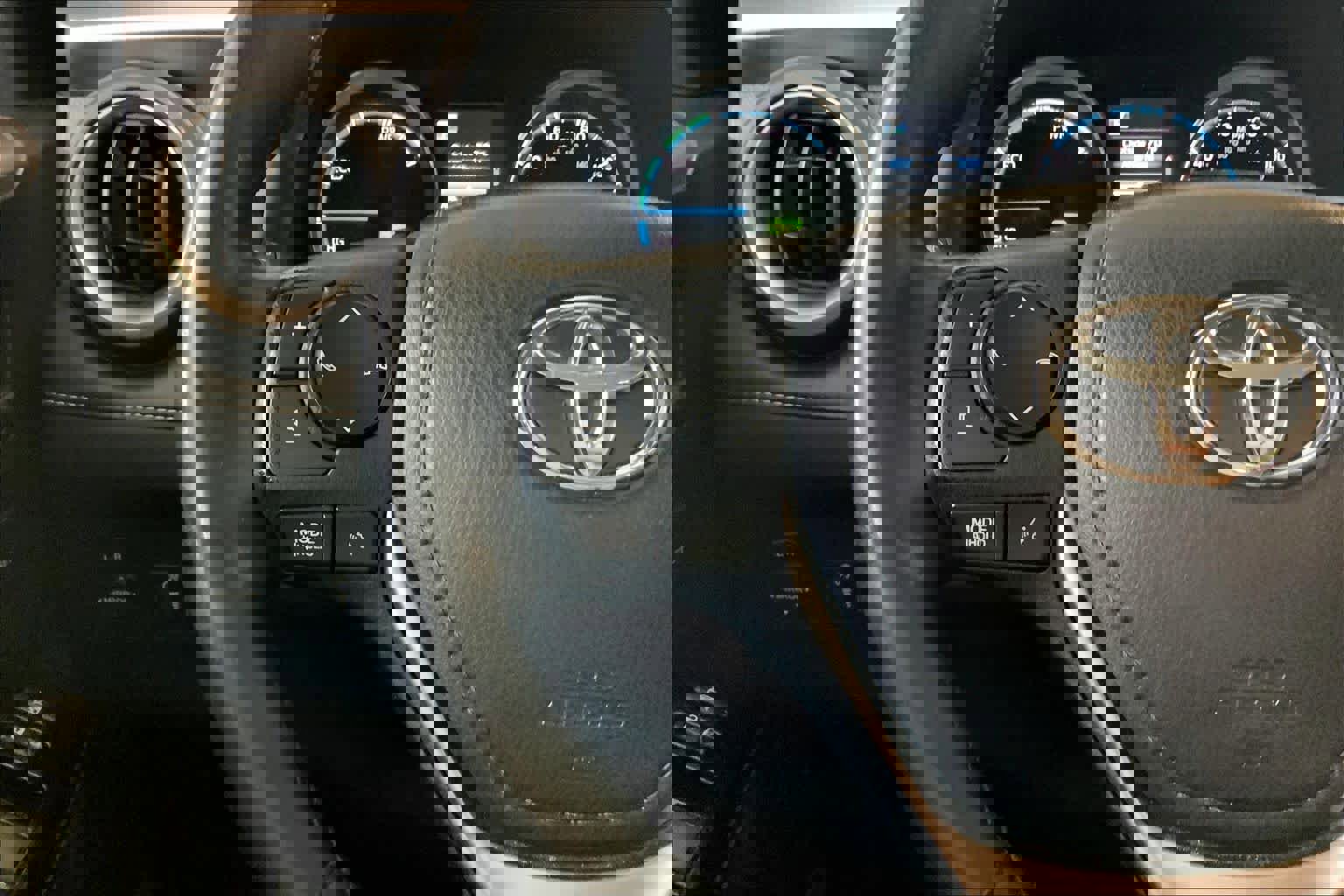 Used 2017 Toyota RAV4 Limited image 24