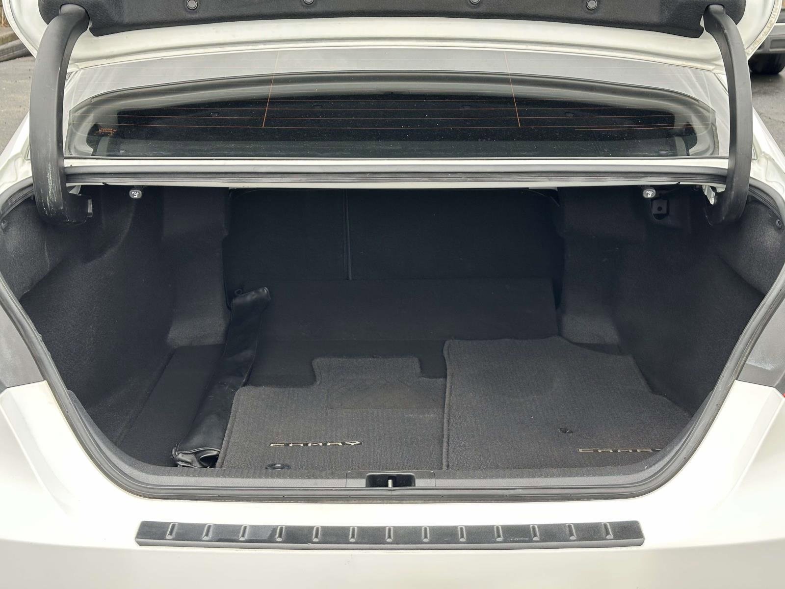 Used 2020 Toyota Camry SE image 23