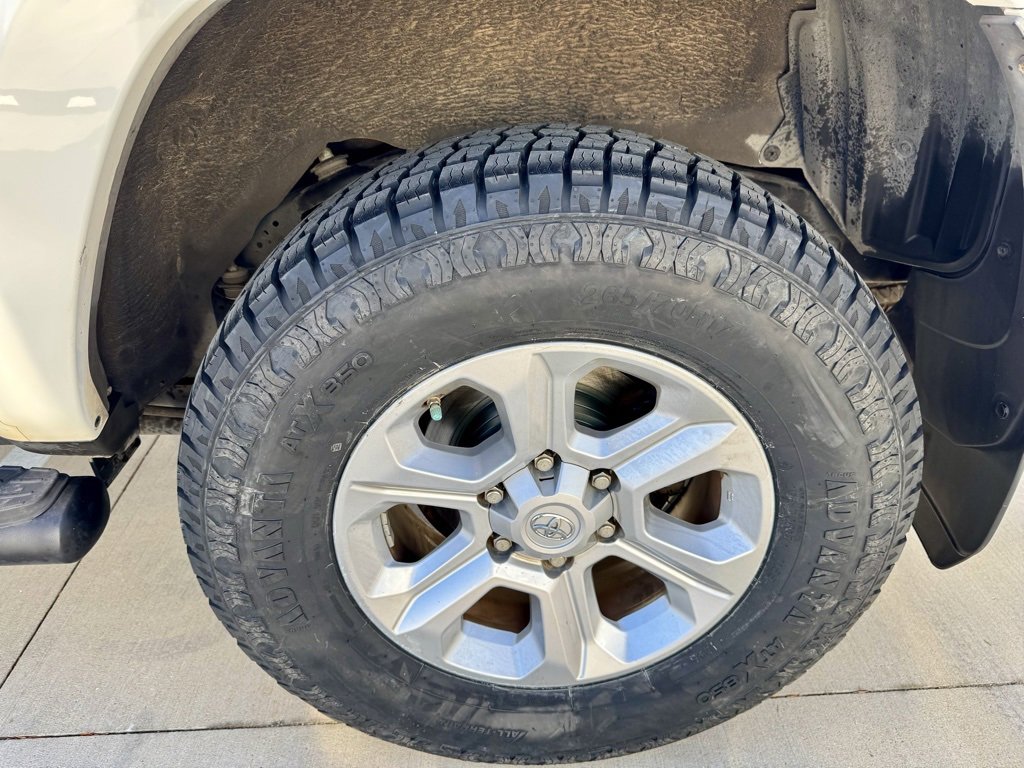 Used 2017 Toyota 4Runner SR5 Premium image 12