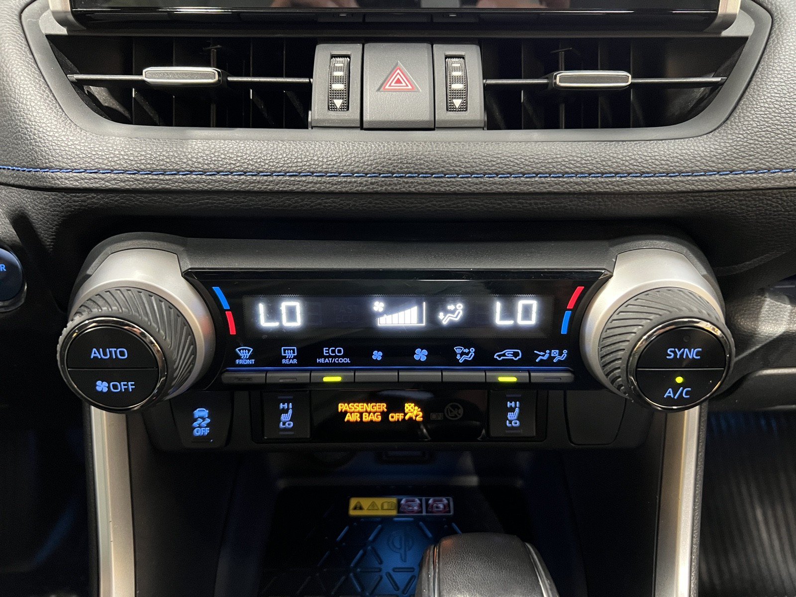 Used 2022 Toyota RAV4 XSE AWD/4WD image 21