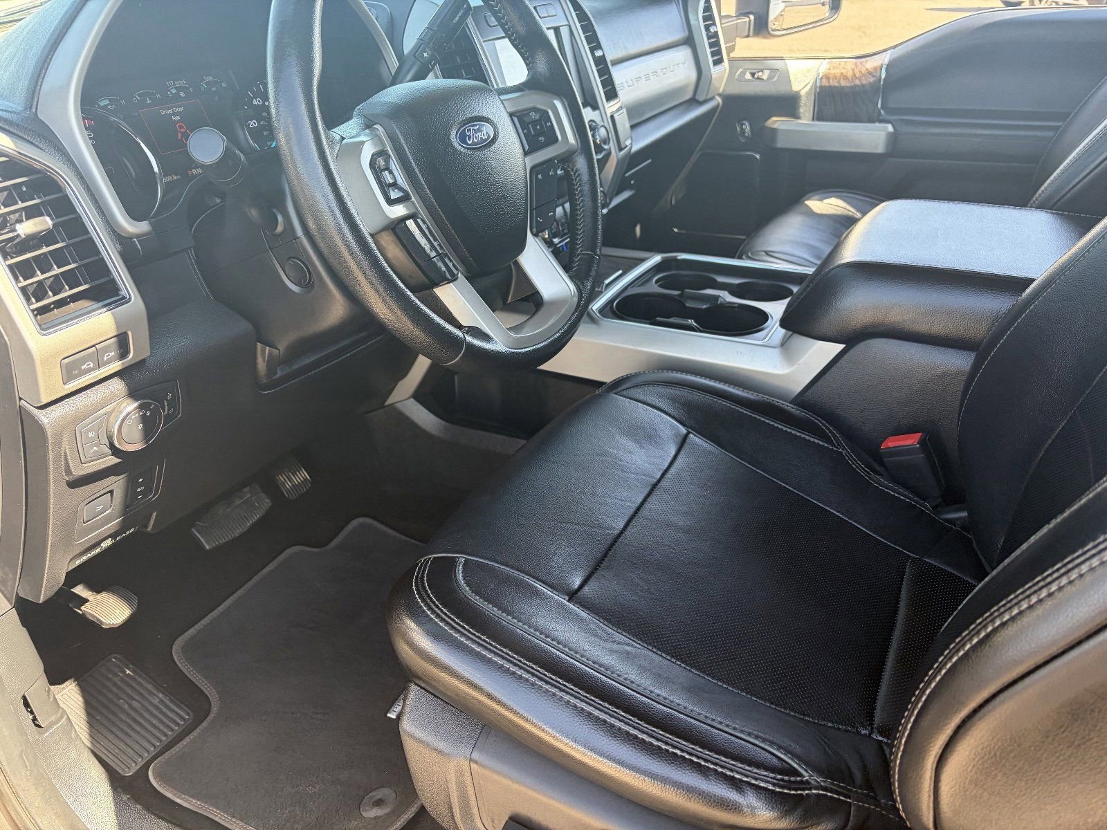Used 2019 Ford F350 Lariat w/ Lariat Ultimate Package image 19
