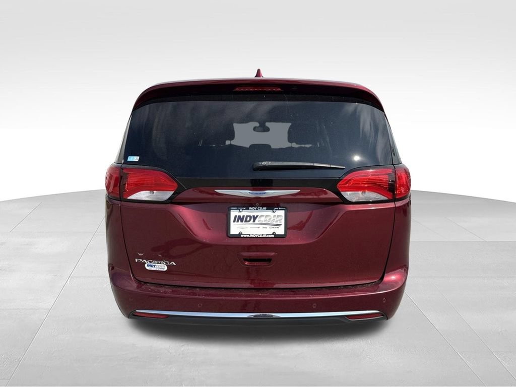 Used 2018 Chrysler Pacifica Touring Plus FWD image 6