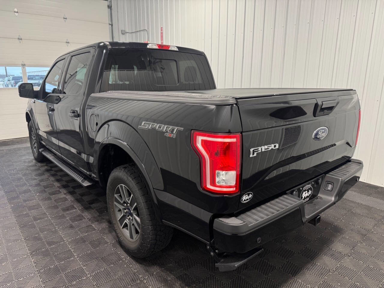 Used 2016 Ford F150 XLT w/ Equipment Group 302A Luxury image 4