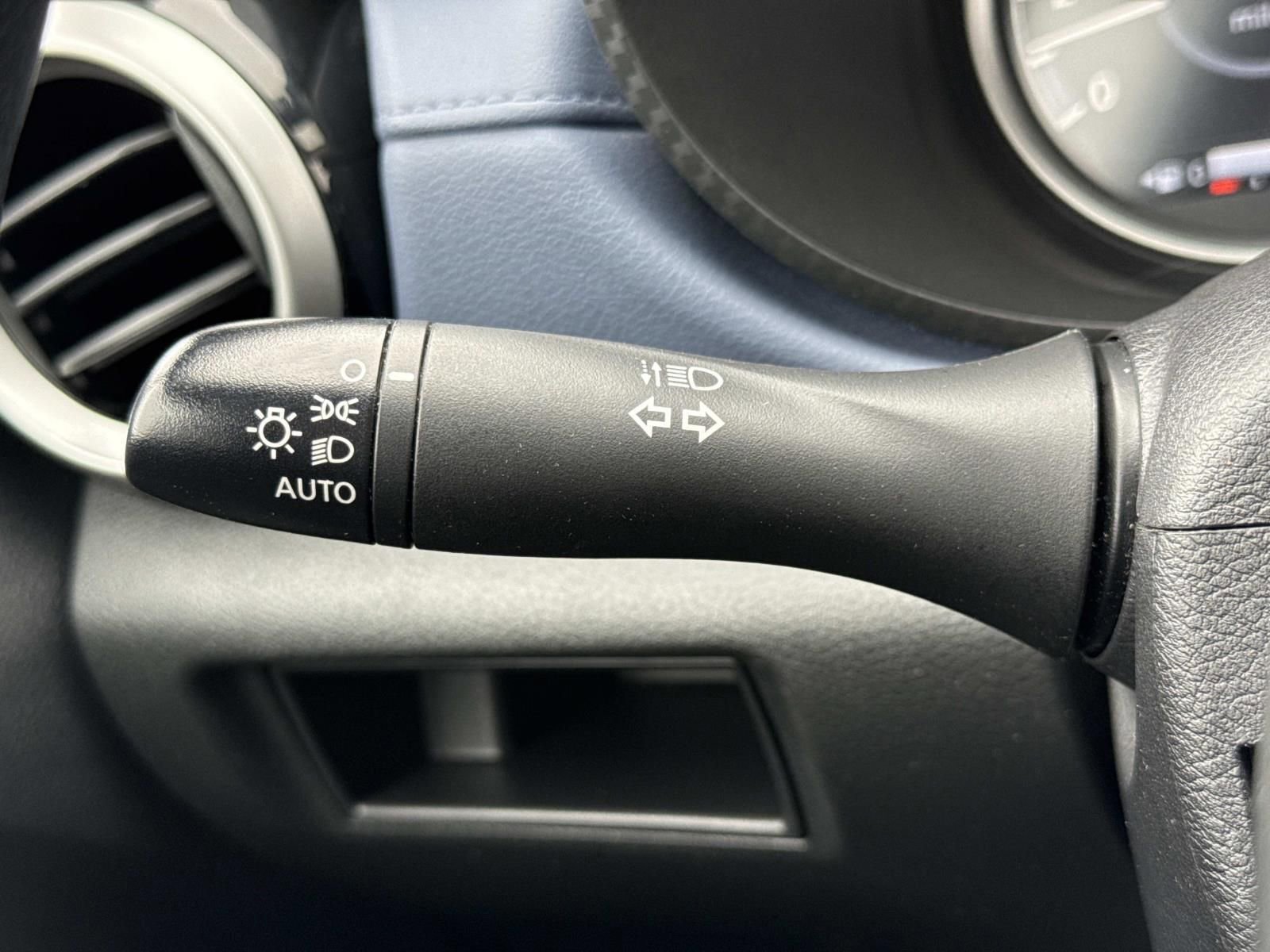 Used 2023 Nissan Versa SV image 15