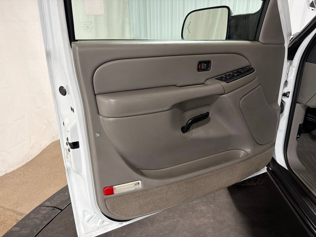 Used 2004 Chevrolet Tahoe 4WD w/ Skid Plate Package image 4