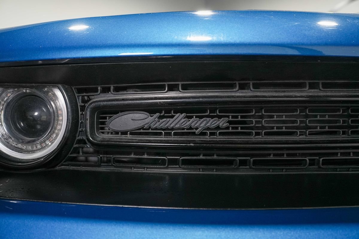 Used 2020 Dodge Challenger SXT w/ Driver Convenience Group RWD image 10