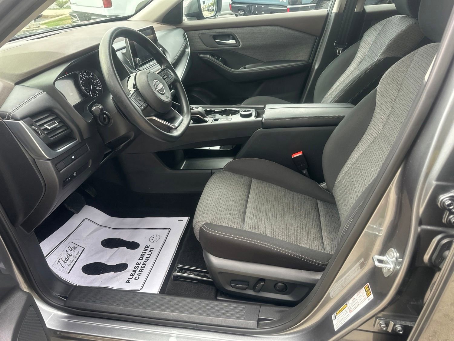 Used 2023 Nissan Rogue SV AWD/4WD image 19