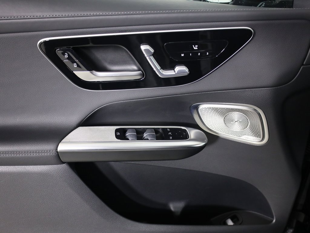 Used 2024 Mercedes-Benz GLC 300 4MATIC image 9