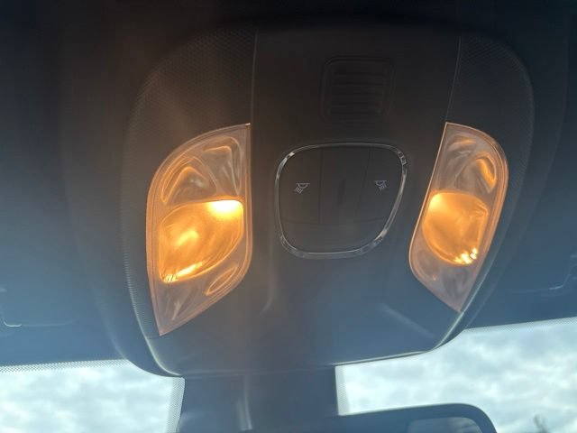 Used 2025 Jeep Compass Latitude AWD/4WD image 36