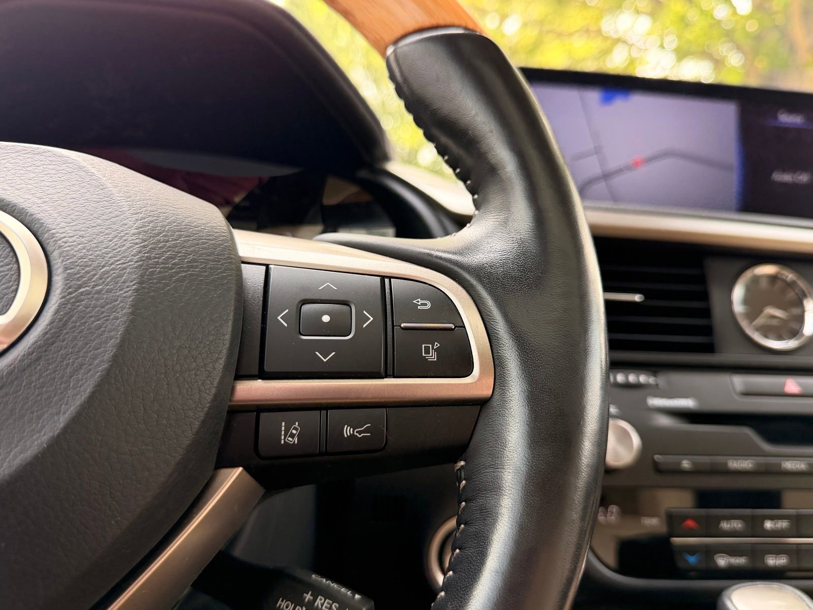 Used 2021 Lexus RX 350L FWD w/ Premium Package image 25
