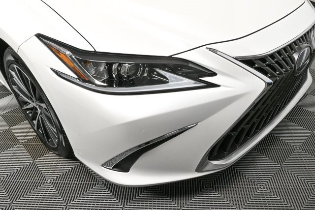Used 2022 Lexus ES 300h w/ Premium Package image 39