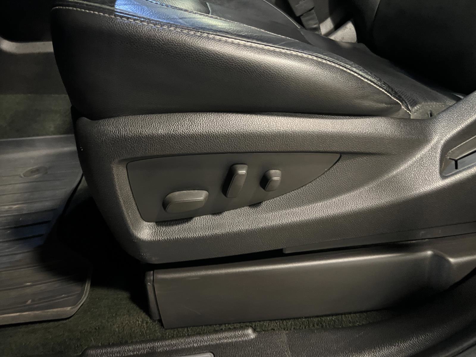 Used 2015 GMC Yukon SLT w/ Open Road Package image 24